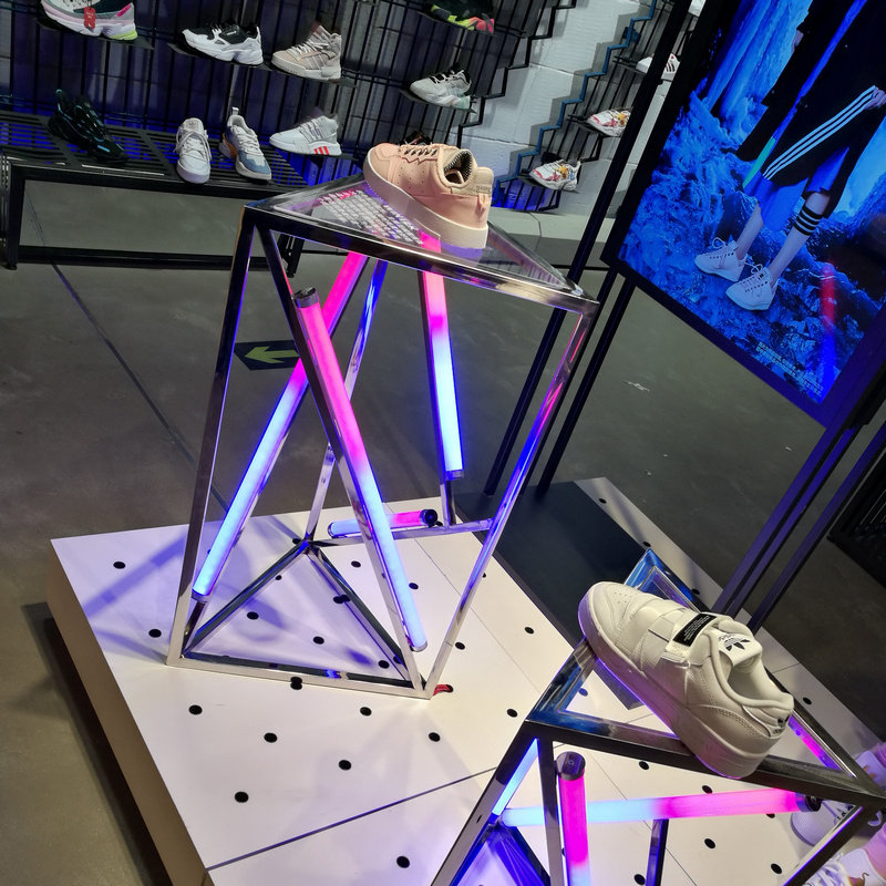 loja adidas shopping light